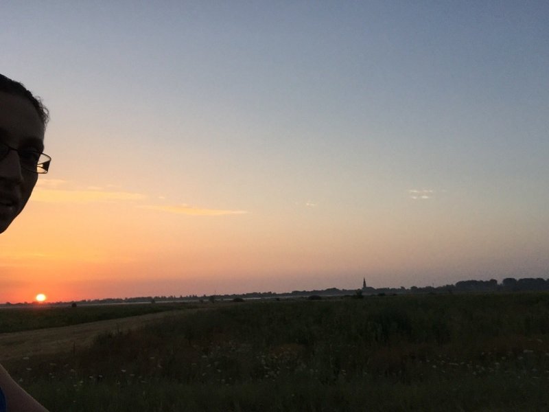 eshana_enjoyed_in_thebeutiful_sunrise_at_4am_in_zrenjanin.jpg