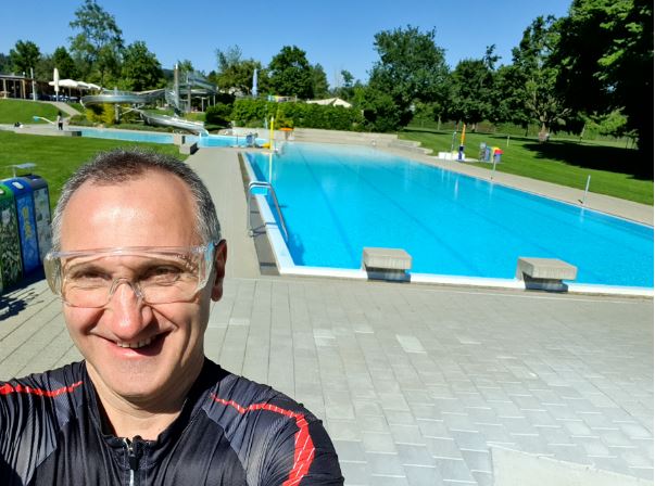 Vandaniya_SchwimmbadPfaeffikon_w1.JPG